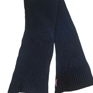 Heldmann Black Knit Scarf Wool Classic Cold Weather Winter Cozy. Quiet Luxury